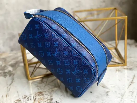 Aaa replica ru TOILET KIT VUITTON POUCH DOPP LOUIS 0629
